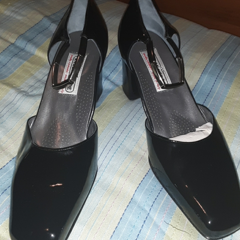 Black valverde heels